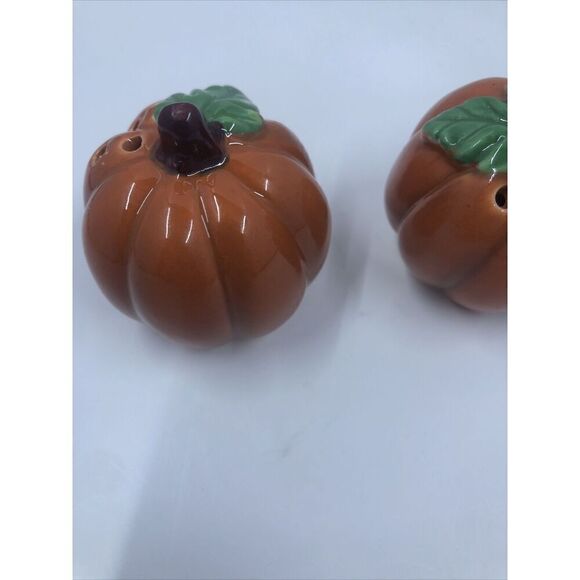 Vintage Ceramic Pumpkin Salt And Pepper Shaker Set - Picture 7 of 13